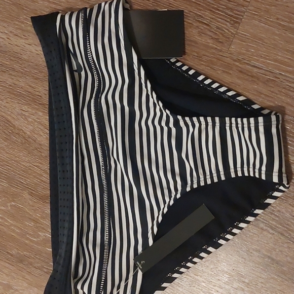 Nike Sport Mesh Layered Tankini Bathing Suit Set Black/Stripes Size S/M NWT NEW - Picture 12 of 15